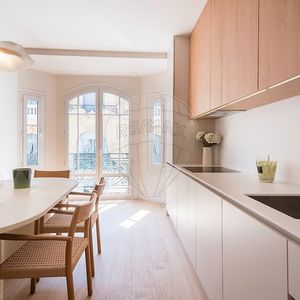 Property in Carre d'Or