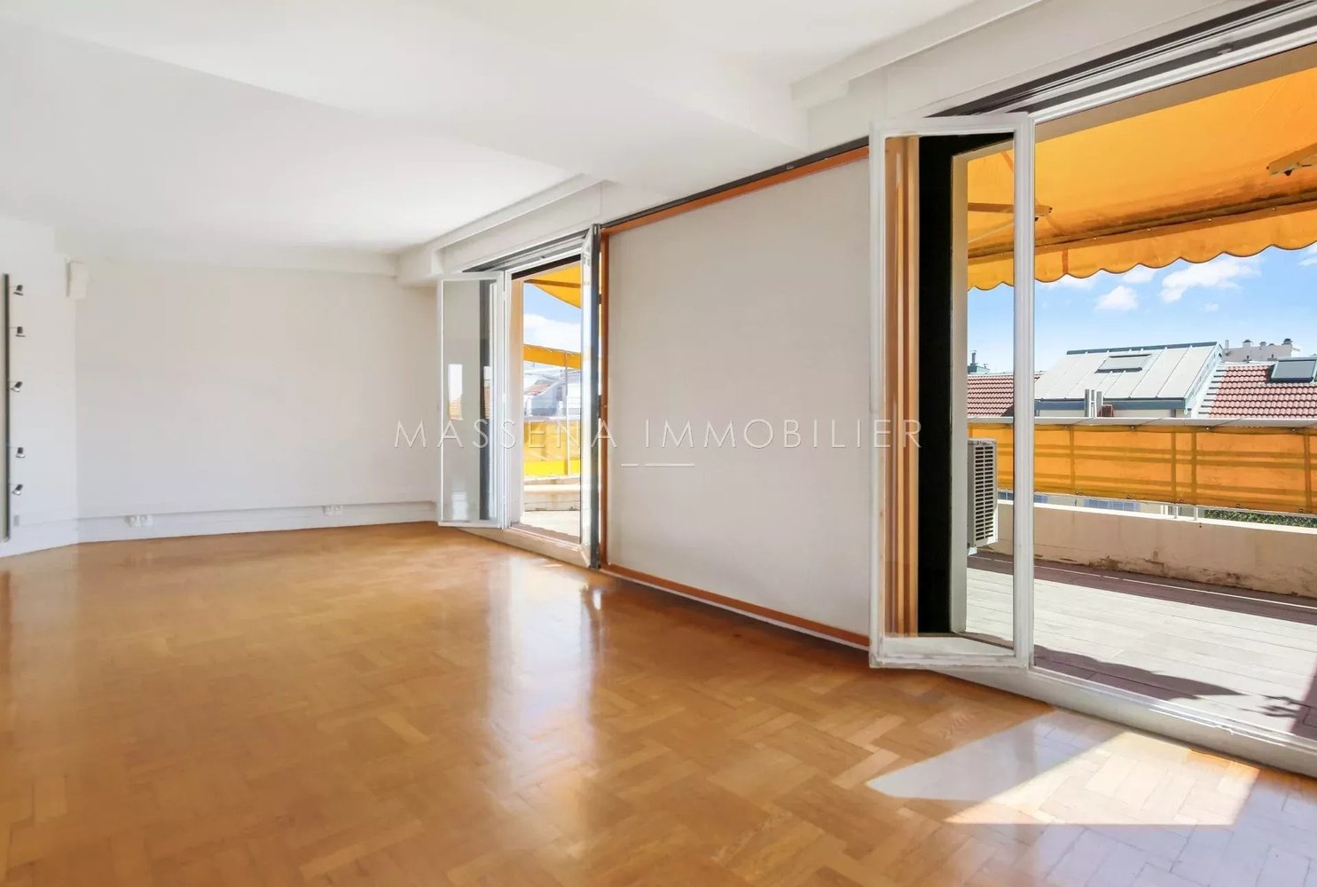 Property photo in Carre d'Or