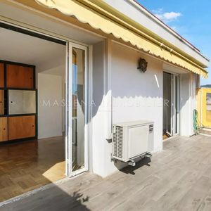 Property in Carre d'Or