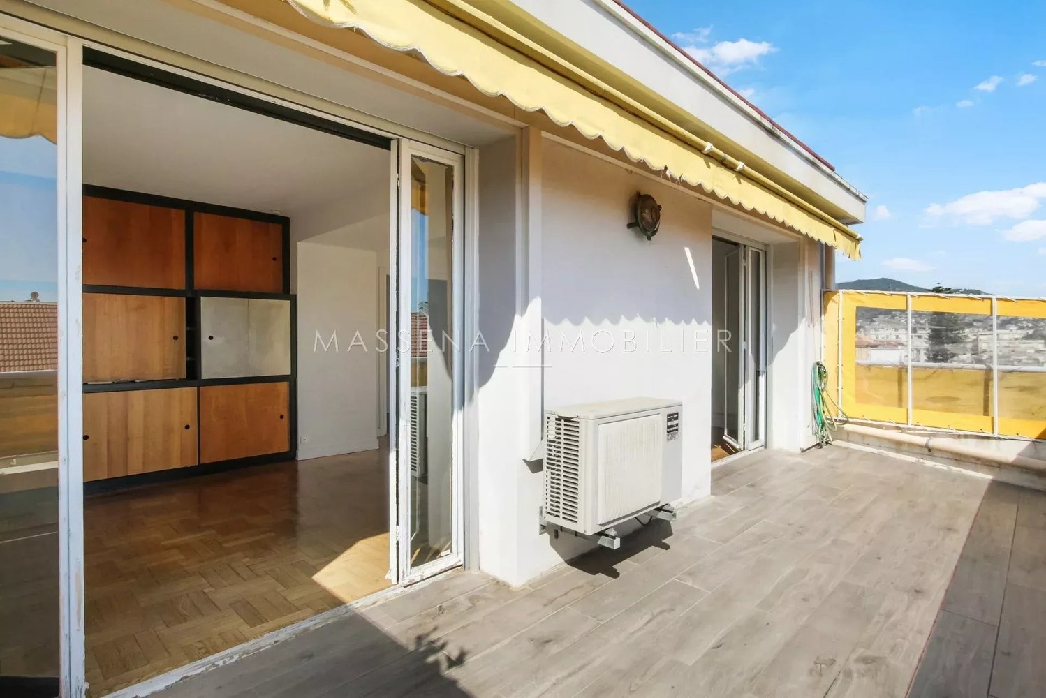 Property photo in Carre d'Or