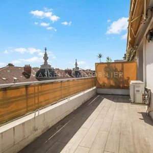 Property in Carre d'Or