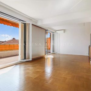 Property in Carre d'Or