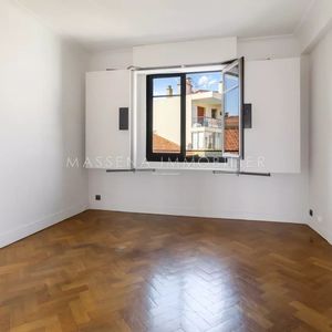 Property in Carre d'Or
