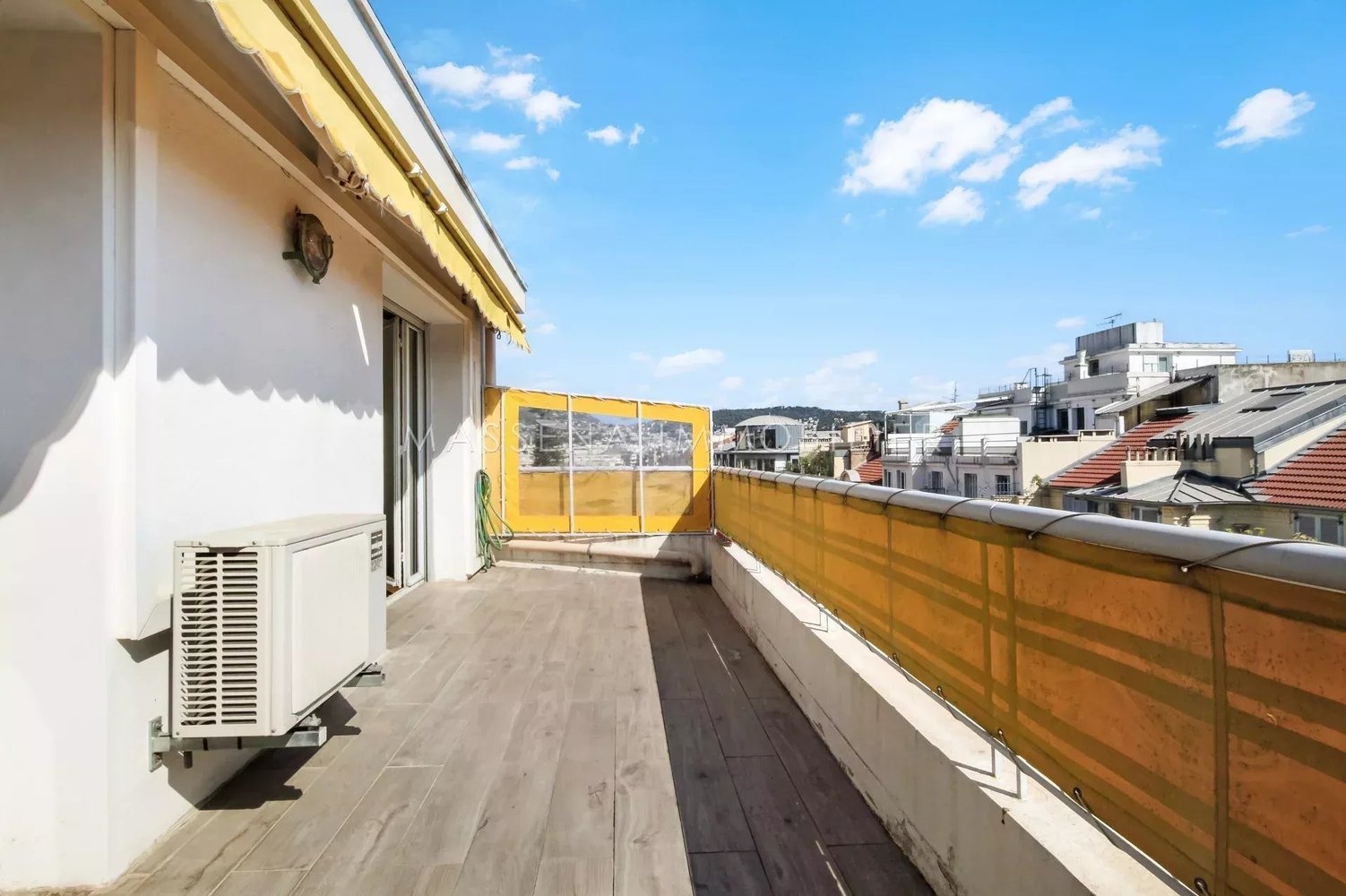 Property photo in Carre d'Or