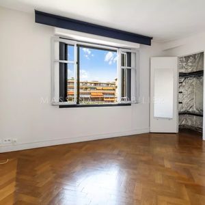 Property in Carre d'Or