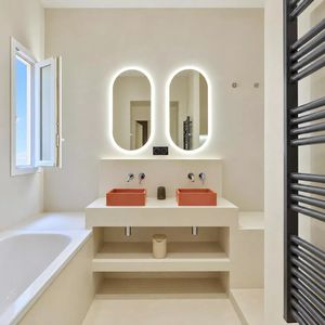Property in Carre d'Or