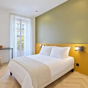 Property in Carre d'Or