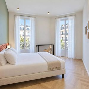 Property in Carre d'Or