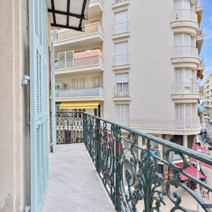 Property in Carre d'Or