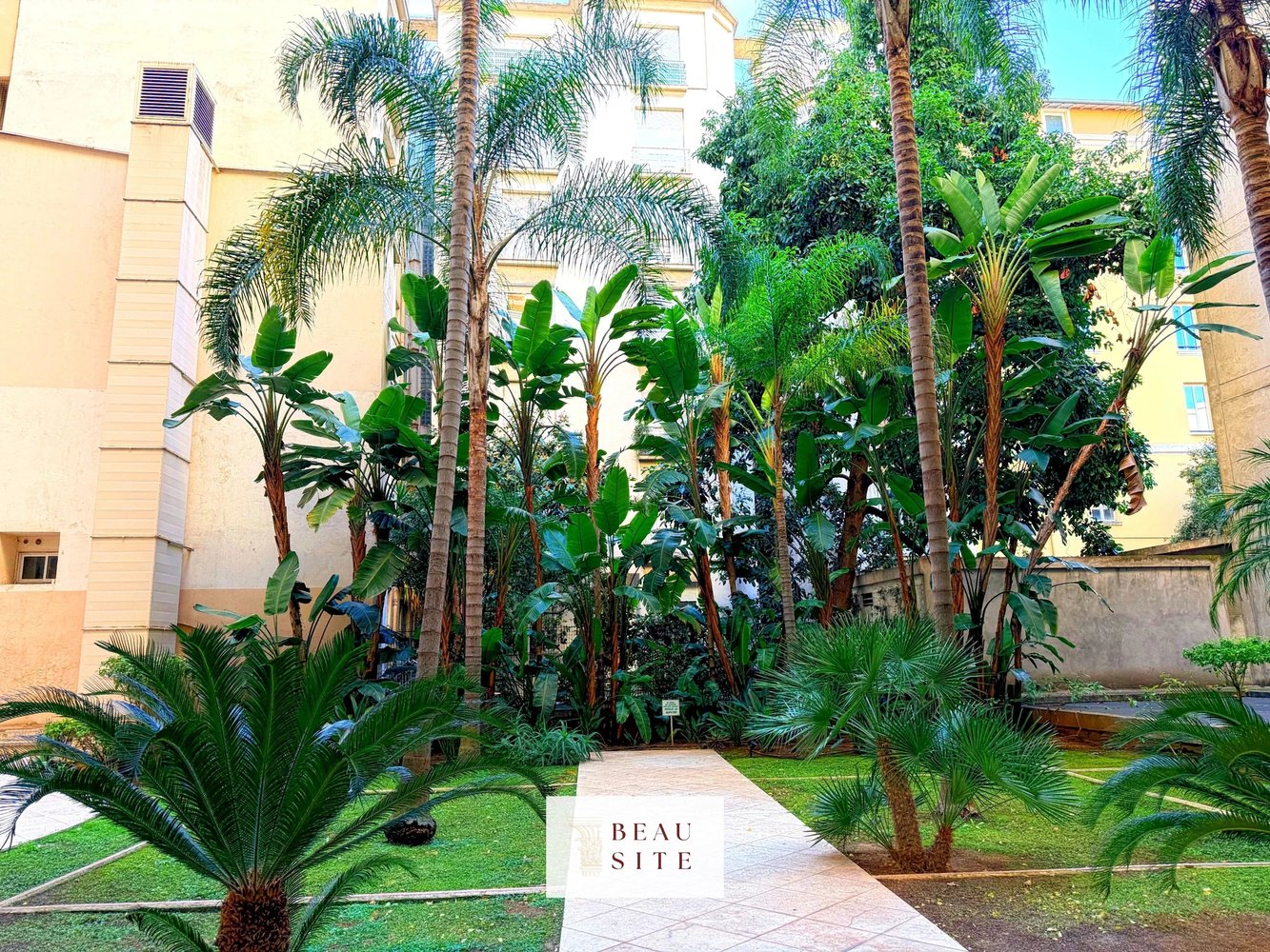 Property photo in Carre d'Or