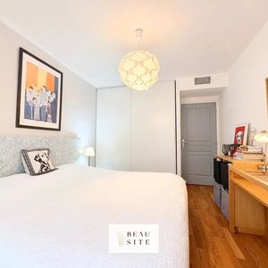 Property in Carre d'Or