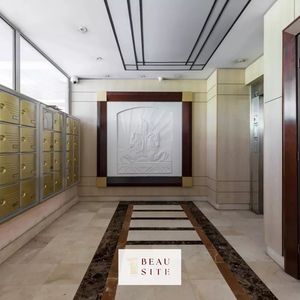 Property in Carre d'Or