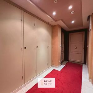 Property in Carre d'Or