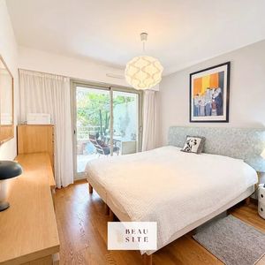 Property in Carre d'Or