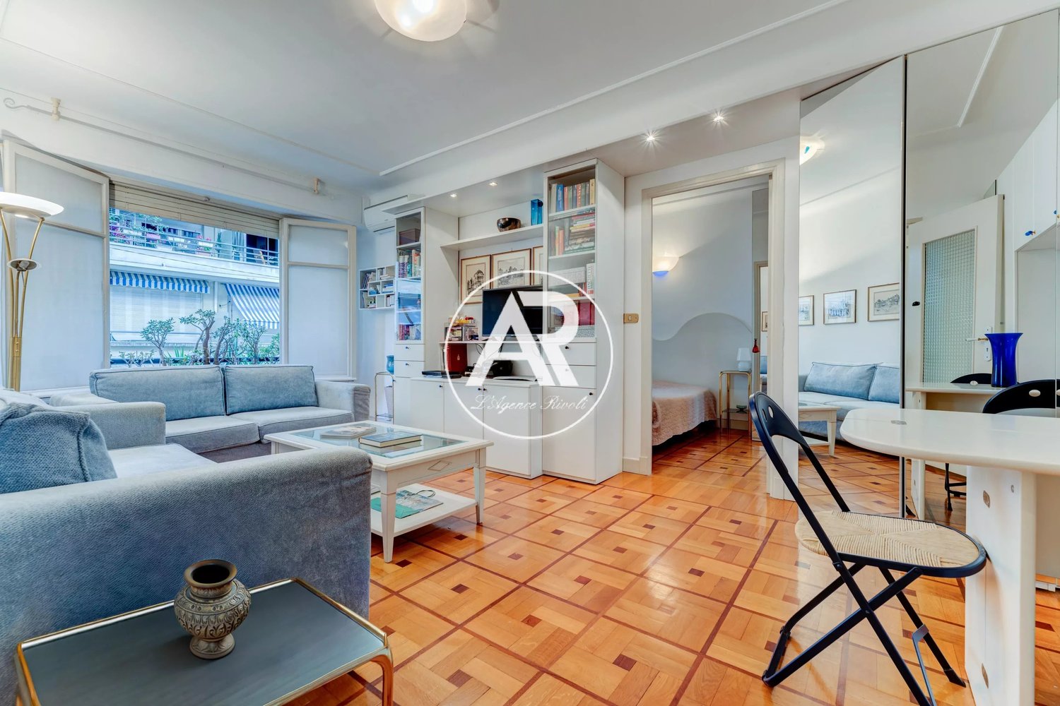 Property photo in Carre d'Or