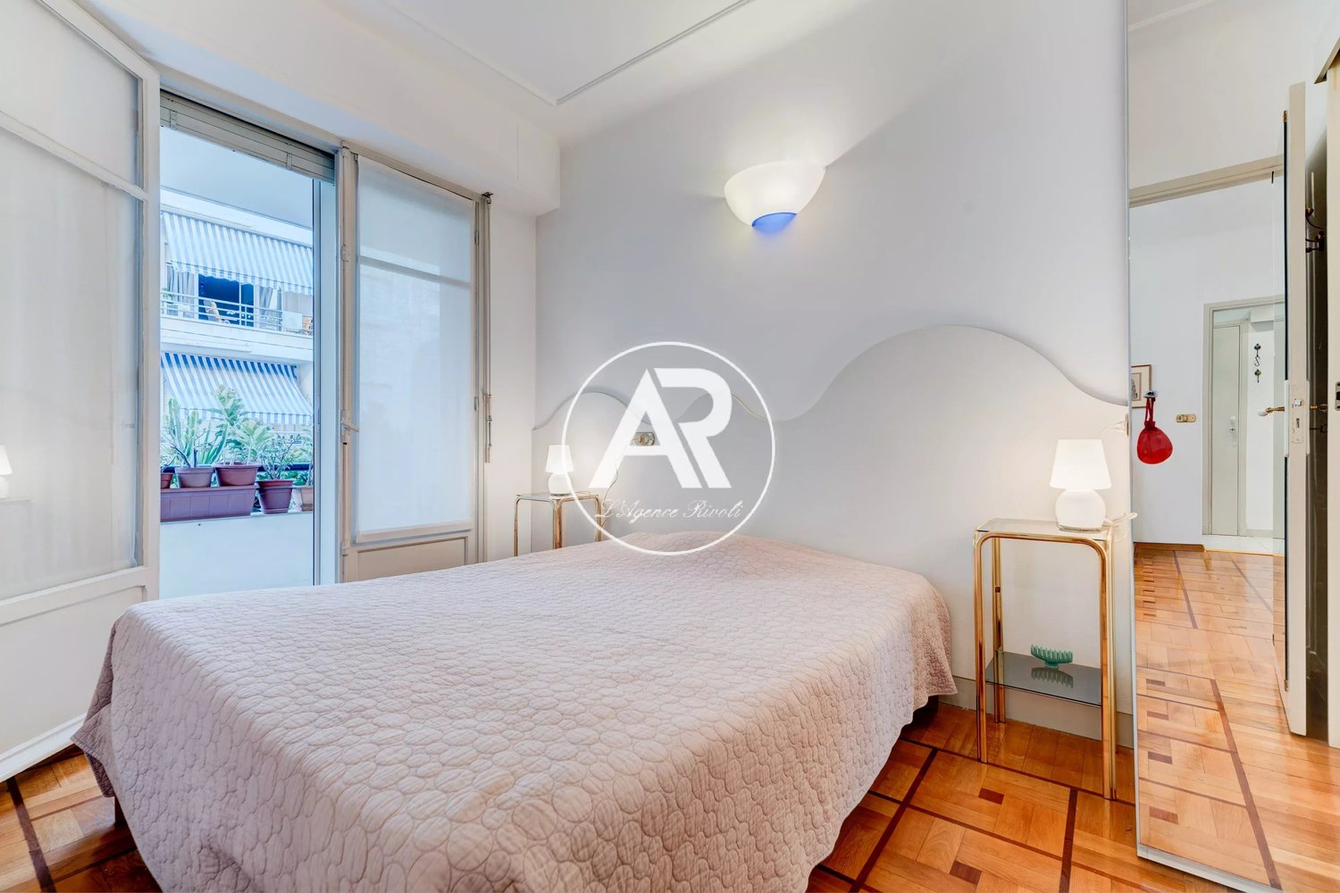Property photo in Carre d'Or