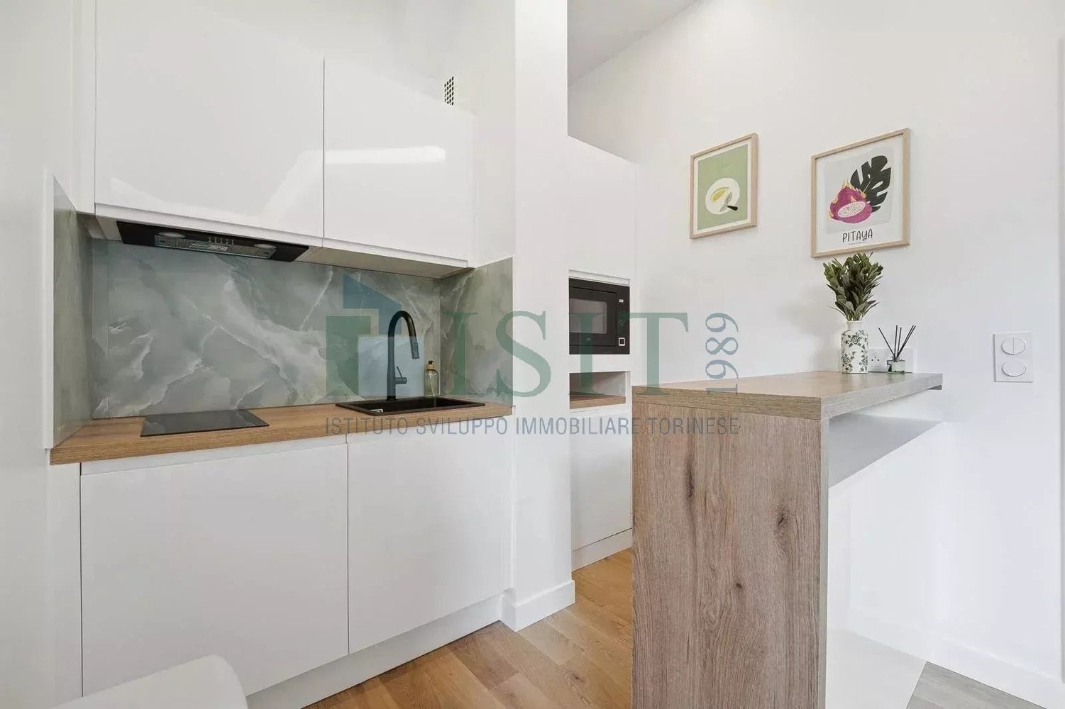Property photo in Carre d'Or