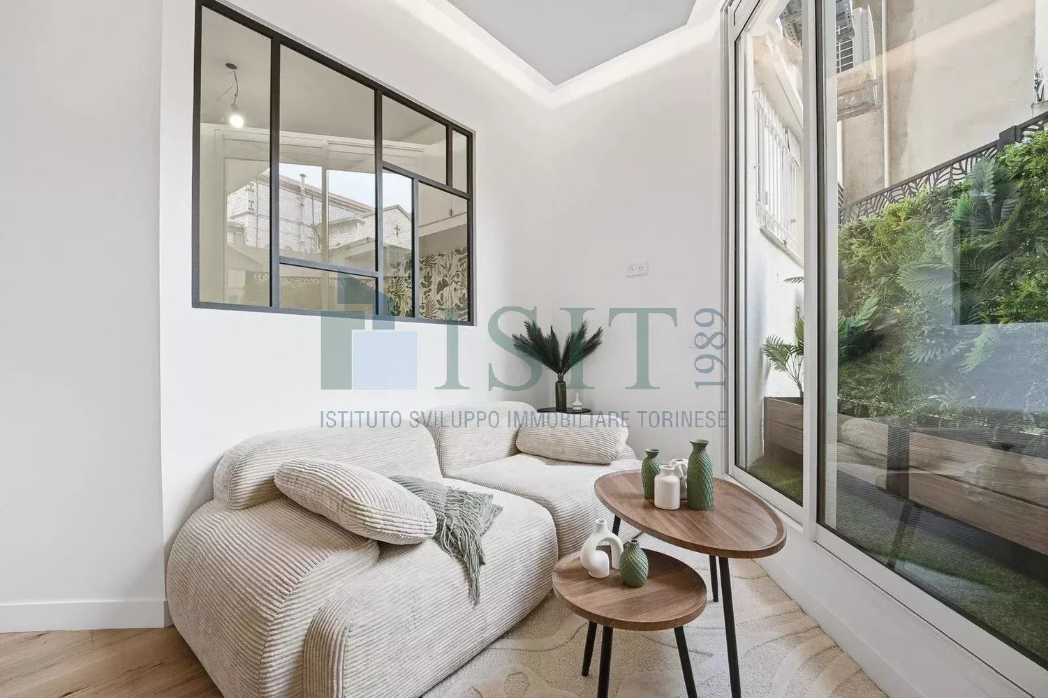 Property photo in Carre d'Or