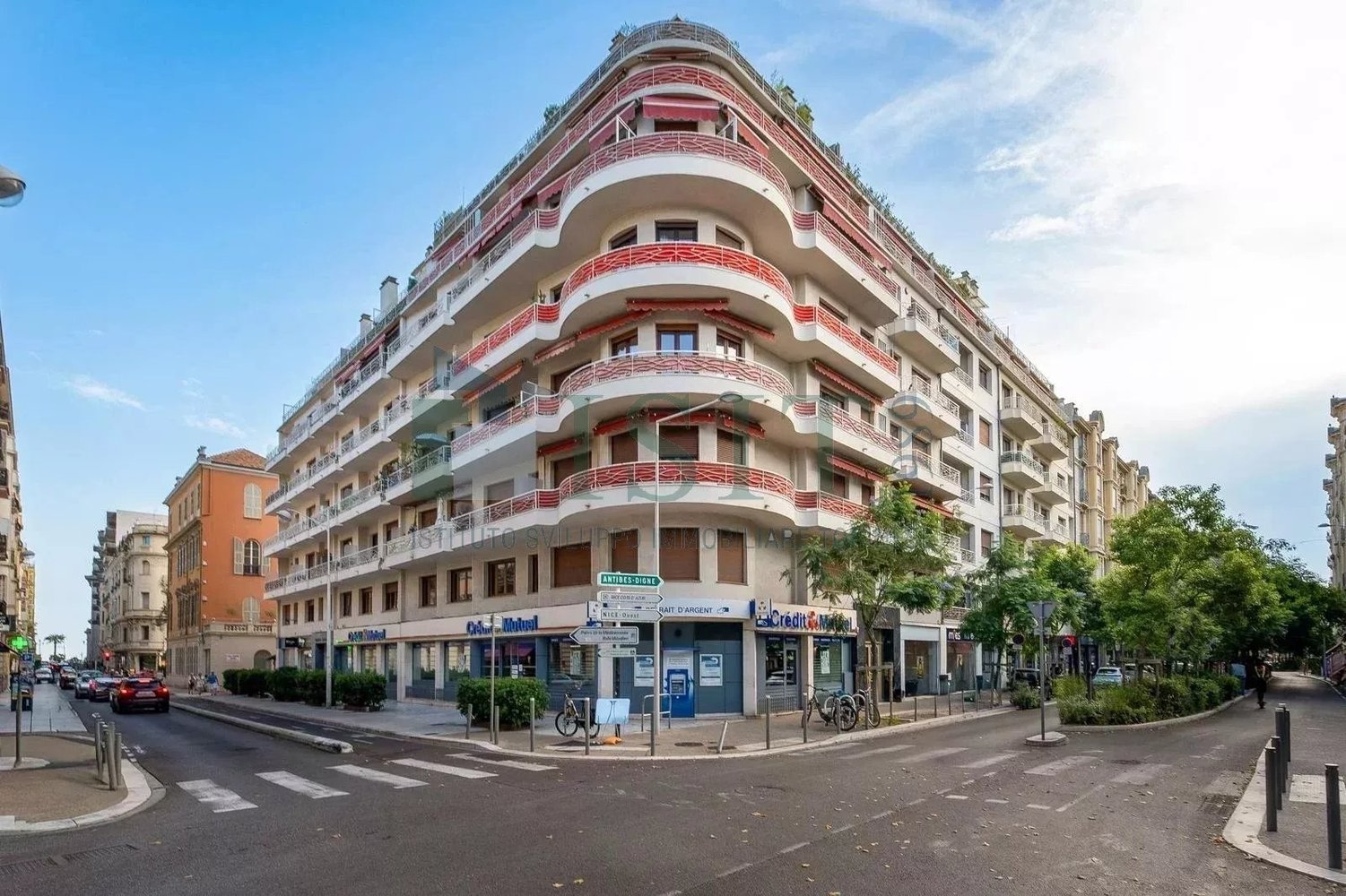 Property photo in Carre d'Or