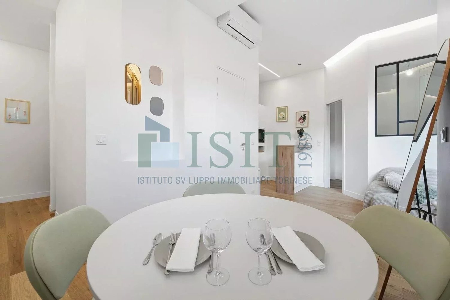 Property photo in Carre d'Or