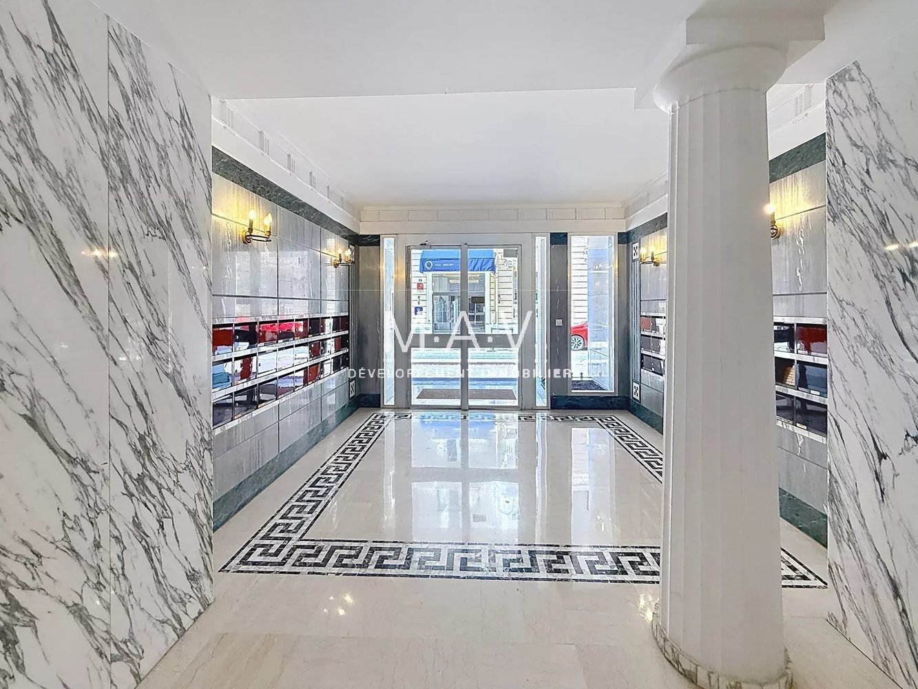 Property photo in Carre d'Or