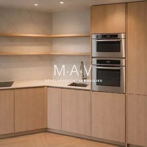 Property in Carre d'Or