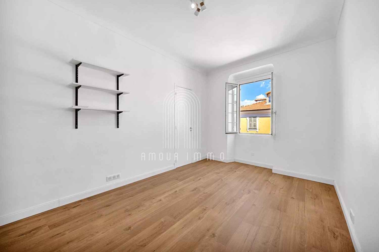 Property photo in Port