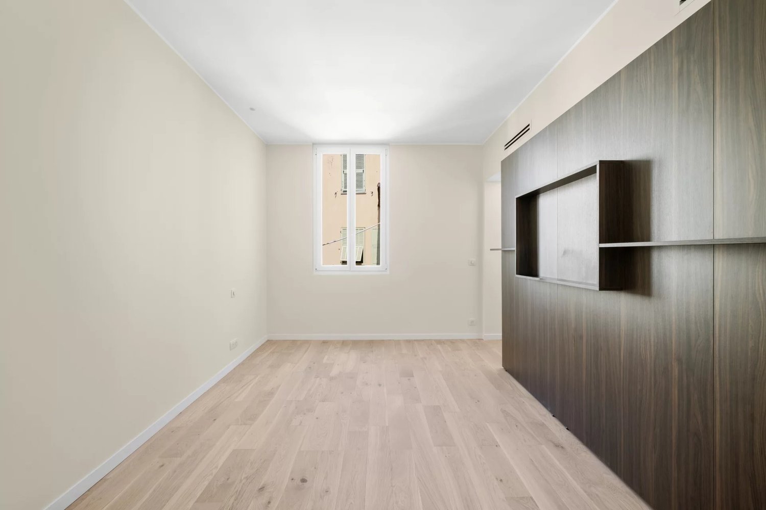 Property photo in Port