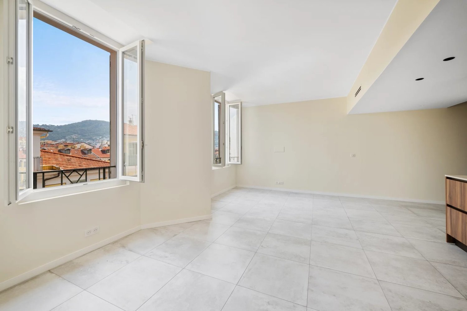 Property photo in Port
