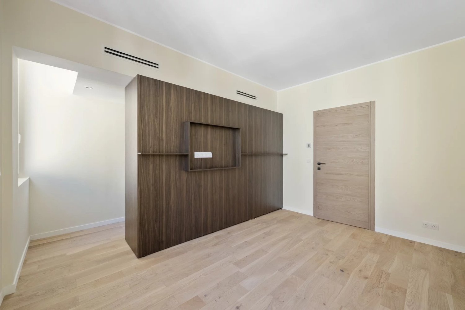 Property photo in Port
