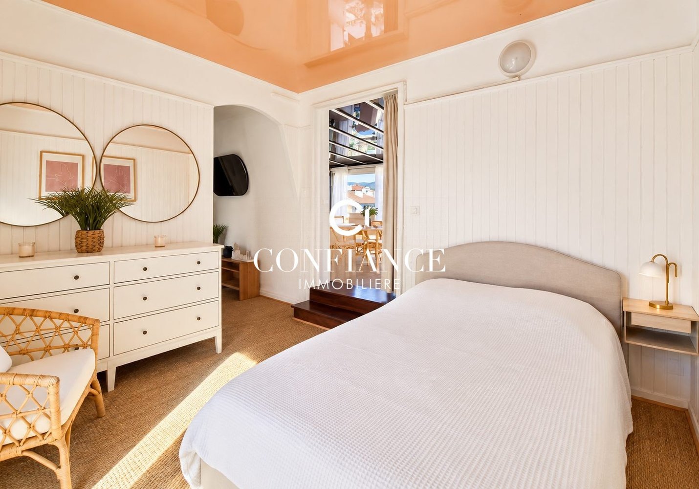 Property photo in Port