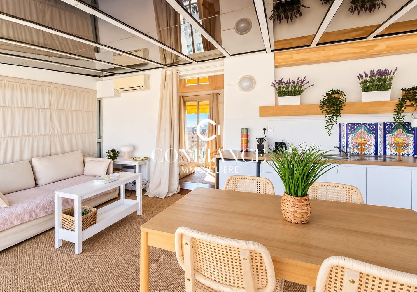 Property photo in Port