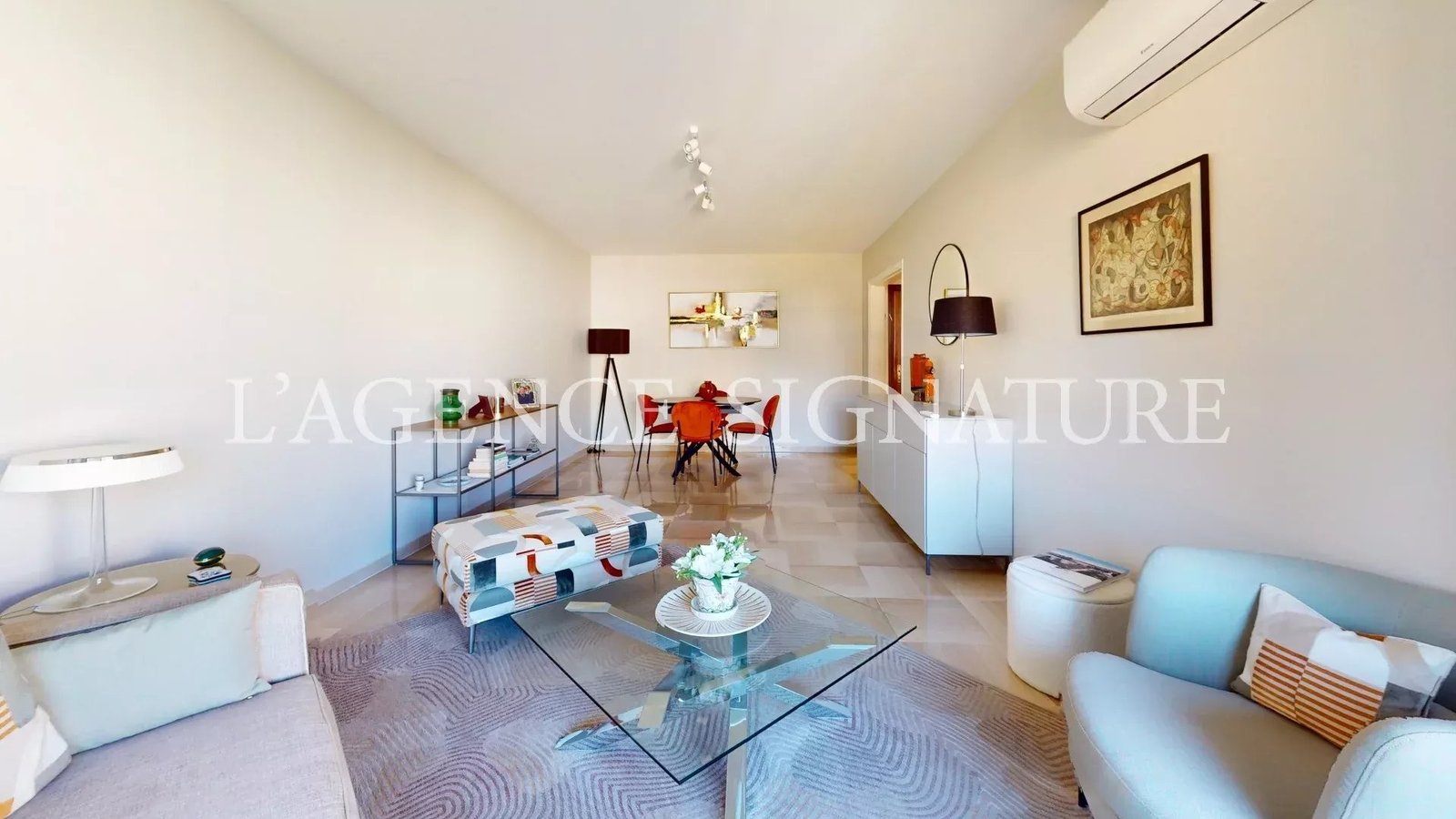 Property photo 2 in Carre d'Argent