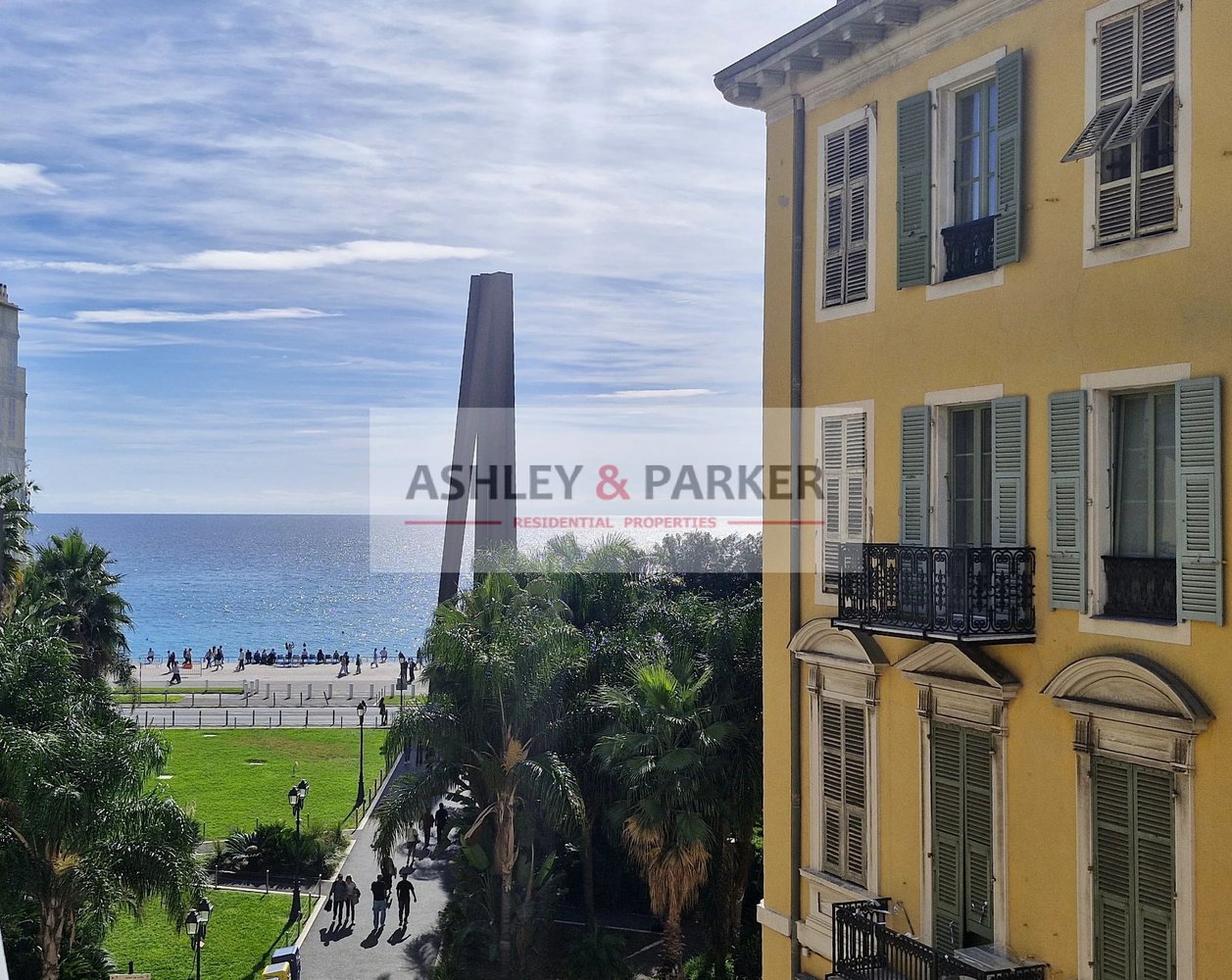 Property photo 2 in Carre d'Argent