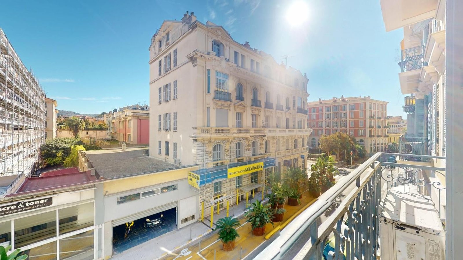 Property photo 2 in Carre d'Argent