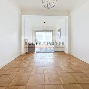 Property in Carre d'Or
