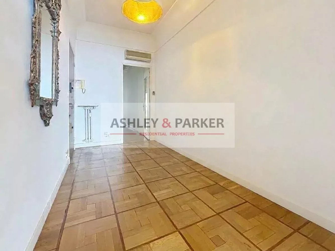 Property photo in Carre d'Or