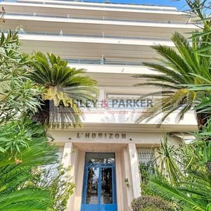 Property in Carre d'Or