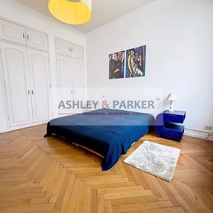 Property in Carre d'Or