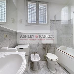 Property in Carre d'Or