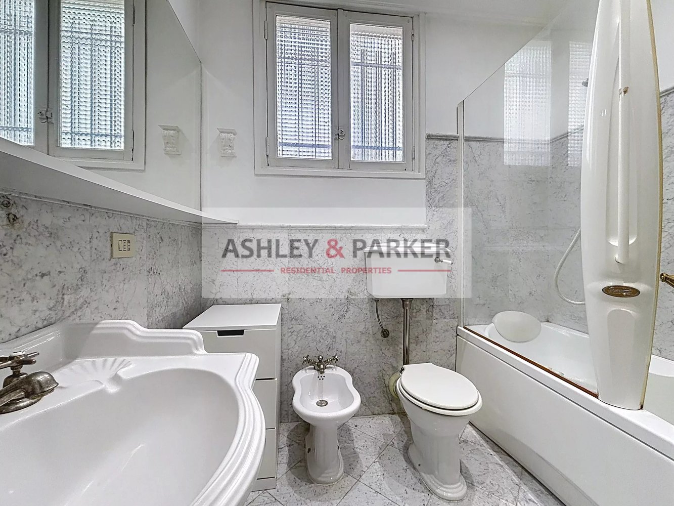 Property photo in Carre d'Or