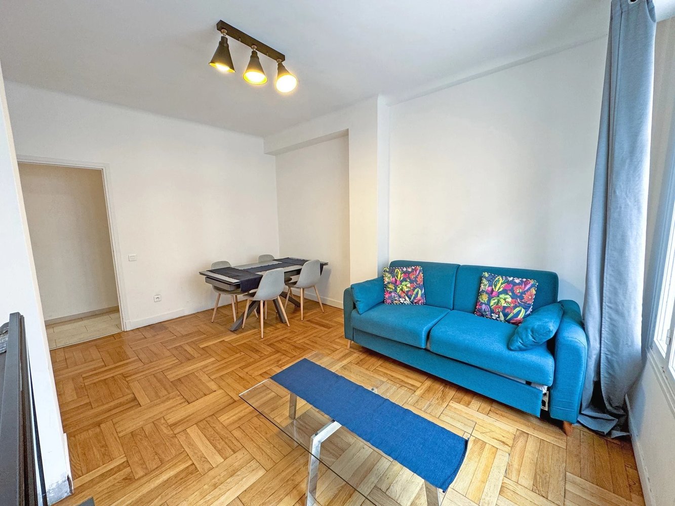 Property photo 2 in Carre d'Or