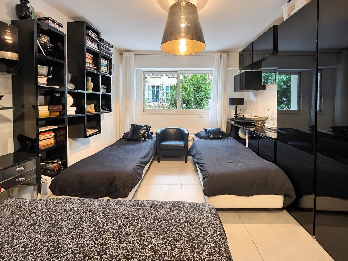 Property photo in Carre d'Or