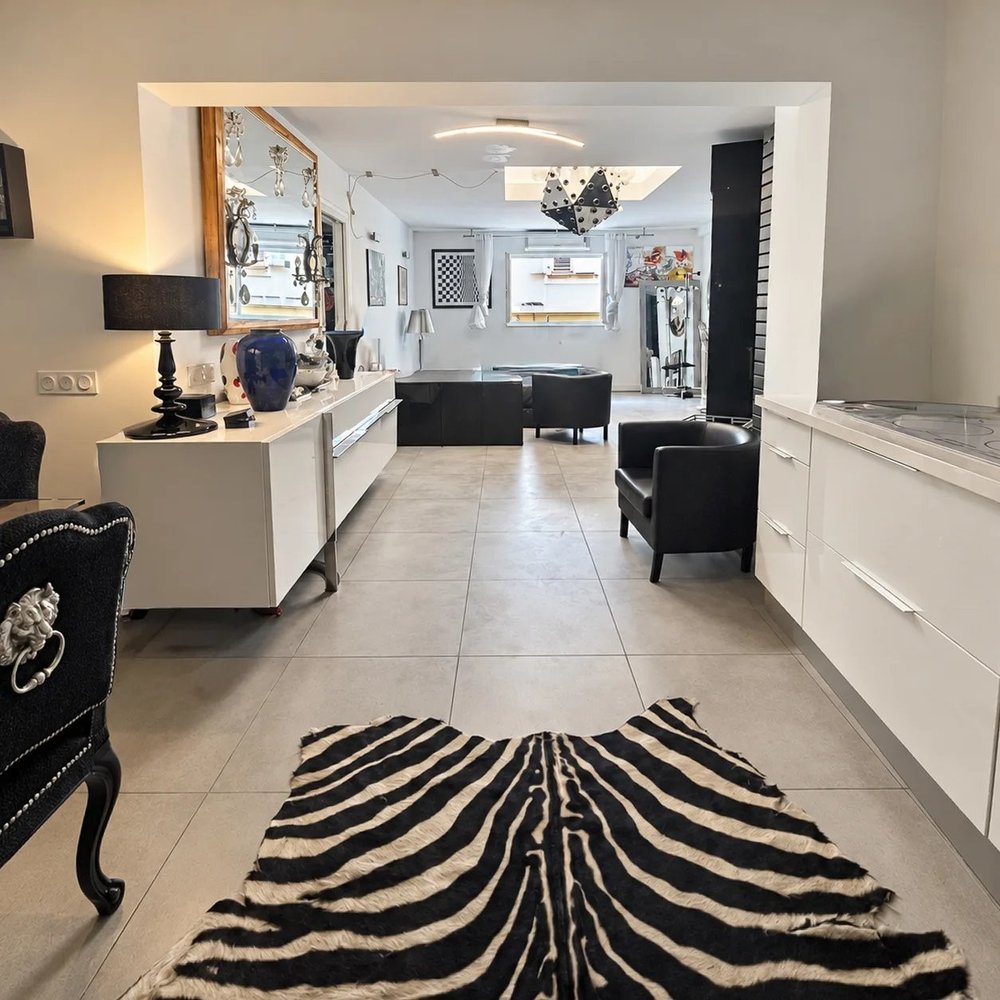 Property photo in Carre d'Or