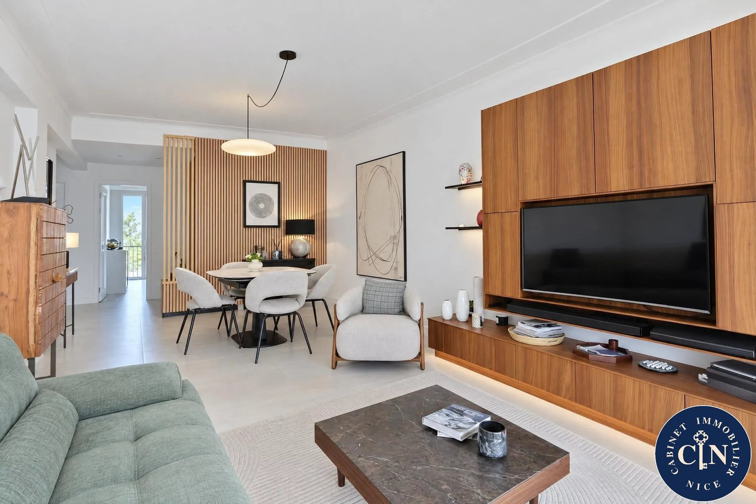 Property photo 2 in Carre d'Or