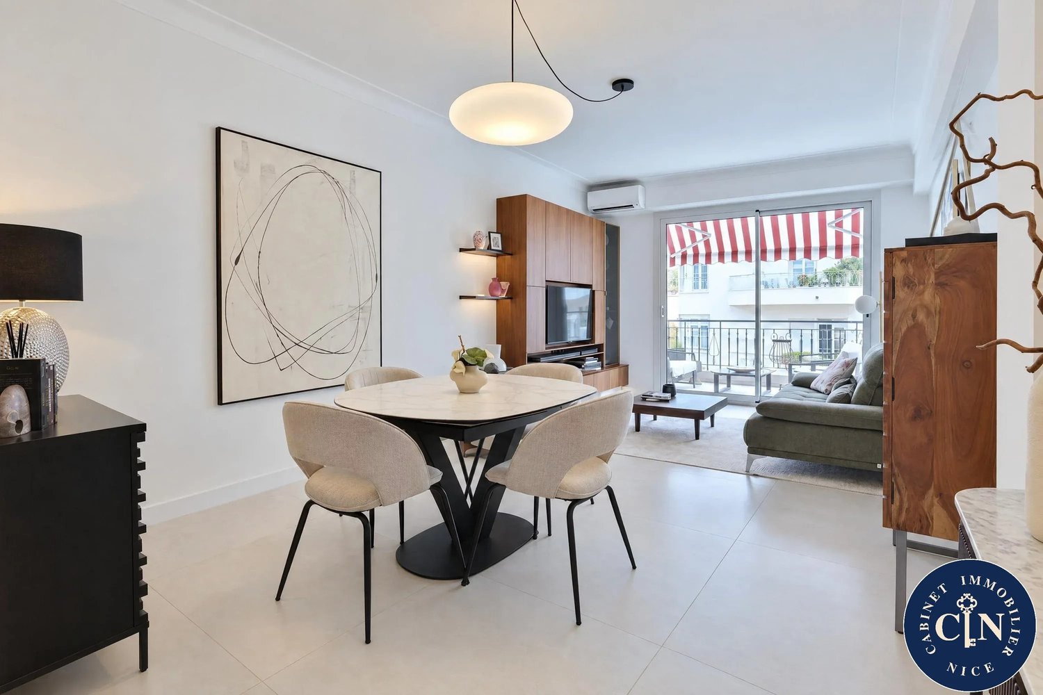 Property photo 4 in Carre d'Or