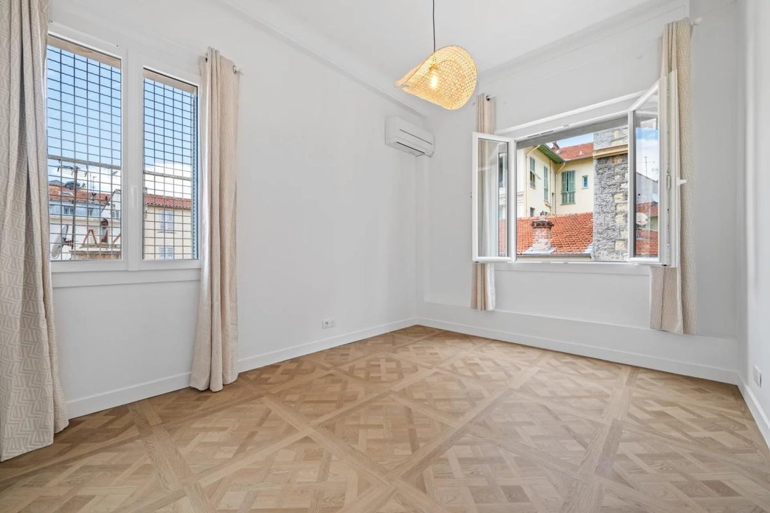 Property photo 9 in Carre d'Or