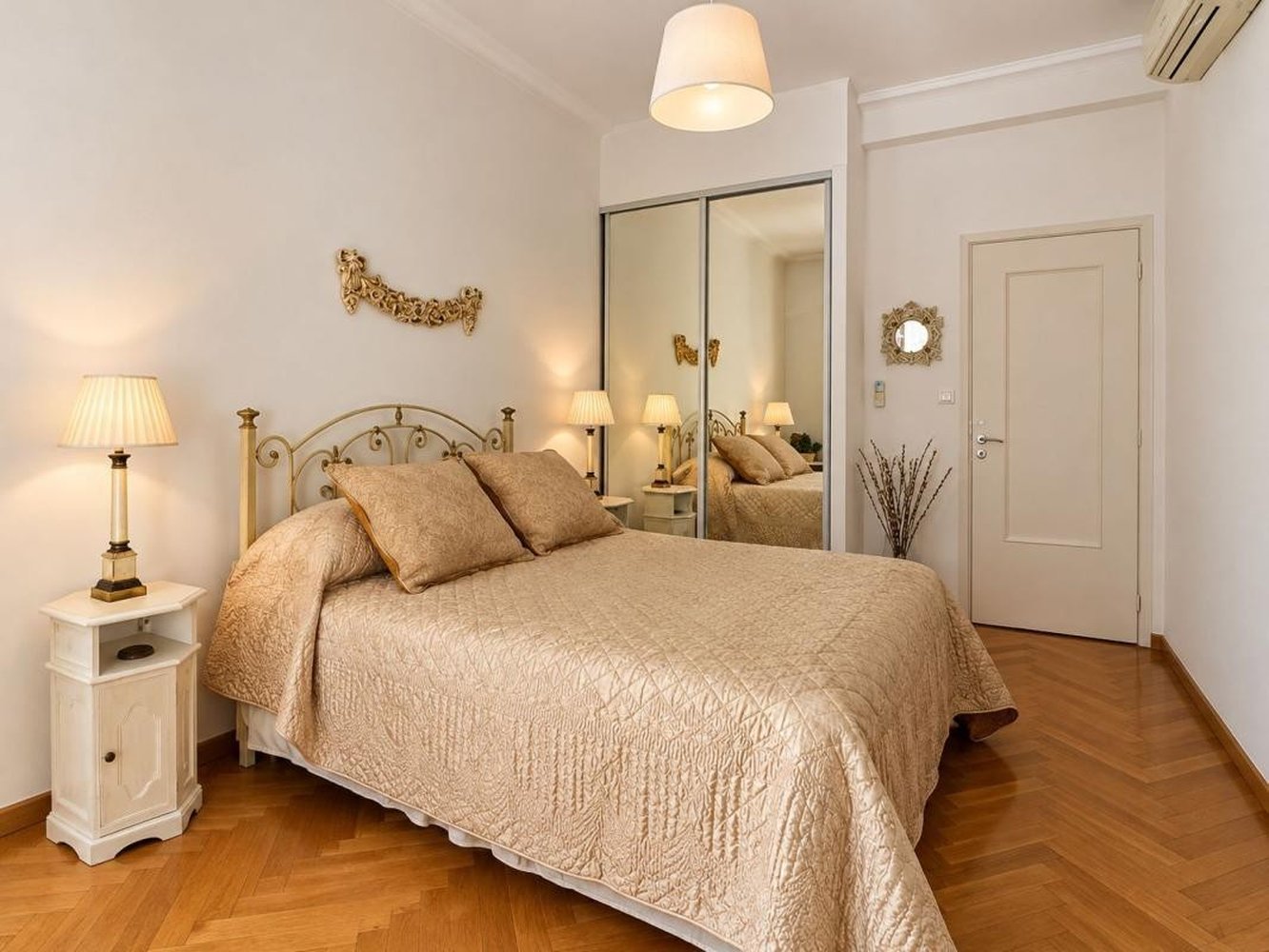 Property photo 4 in Carre d'Or