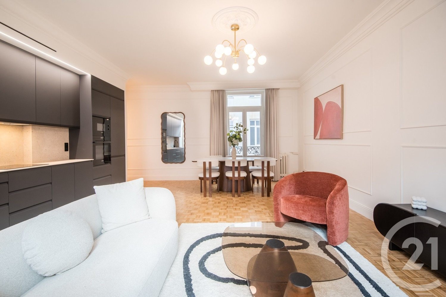 Property photo 3 in Carre d'Or