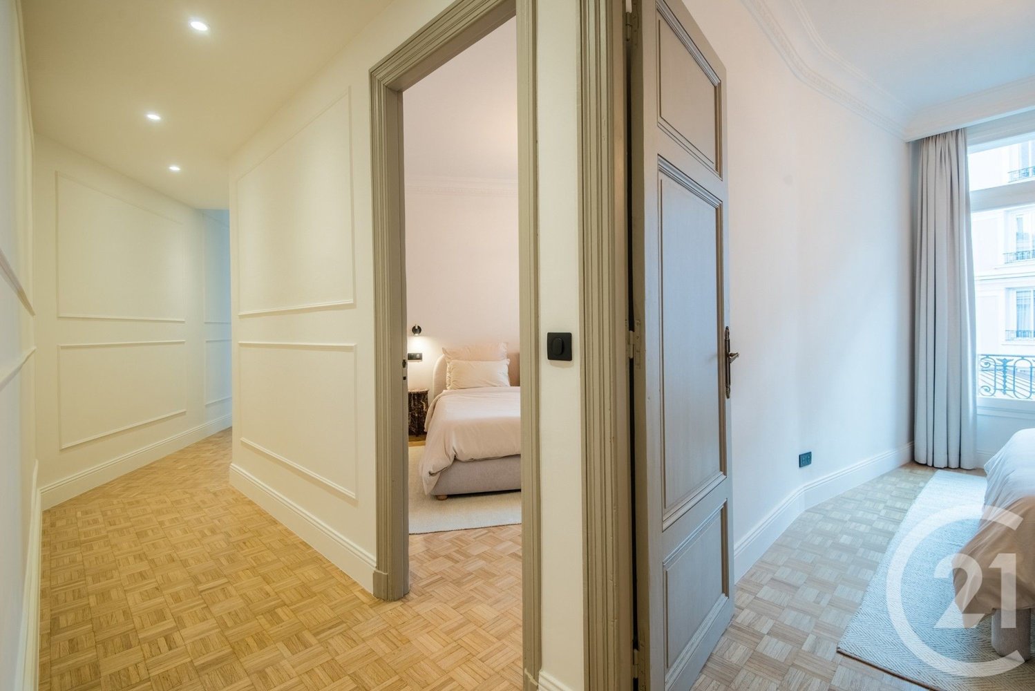 Property photo 5 in Carre d'Or